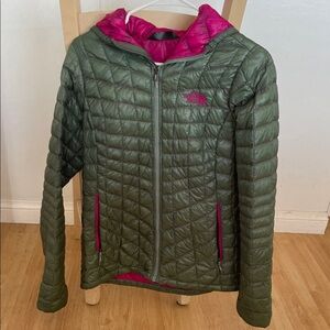 The North Face Women’s Olive and Magenta Puffer Jacket